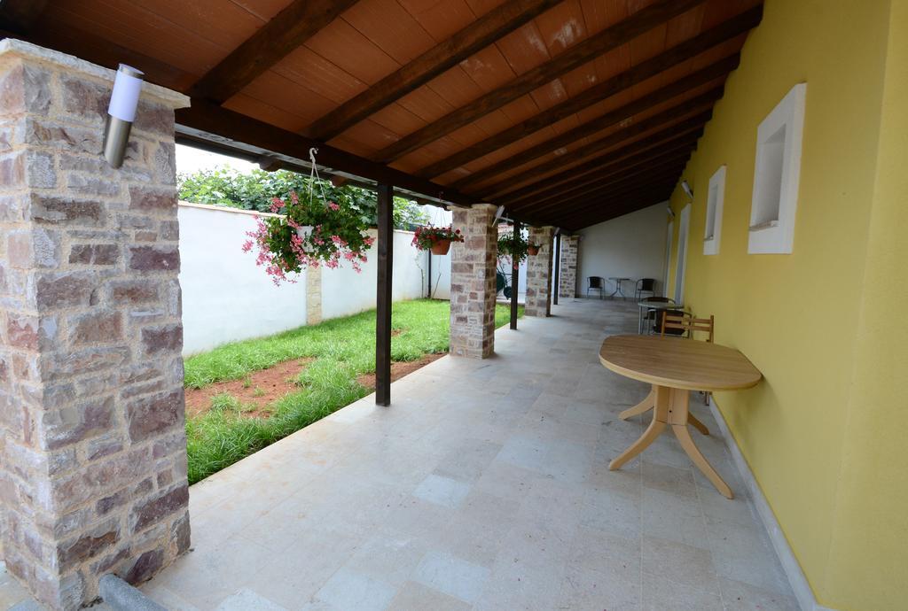 Apartments Villa Mimi Visnjan Luaran gambar