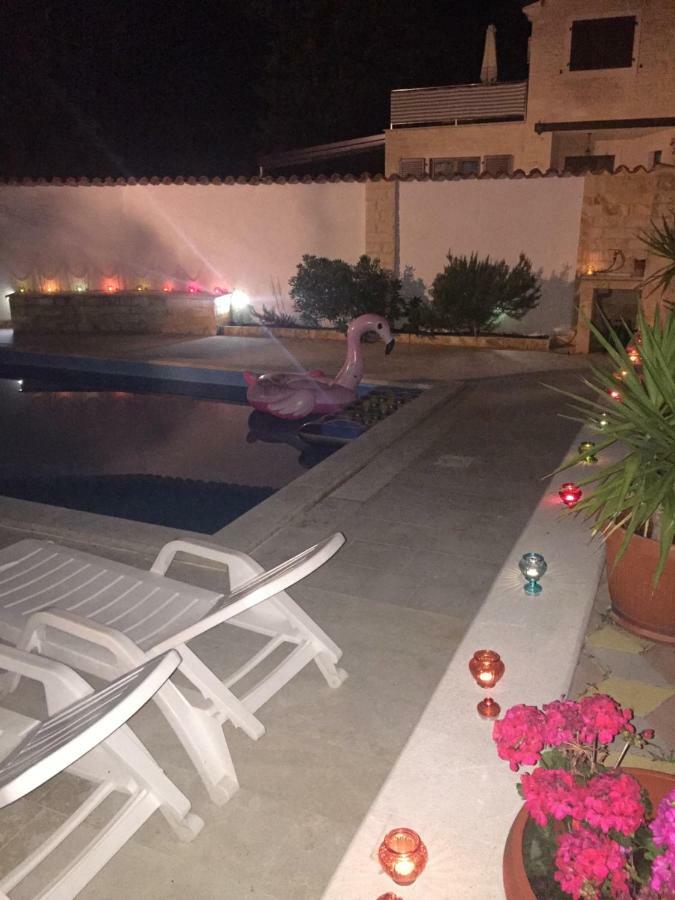 Apartments Villa Mimi Visnjan Luaran gambar